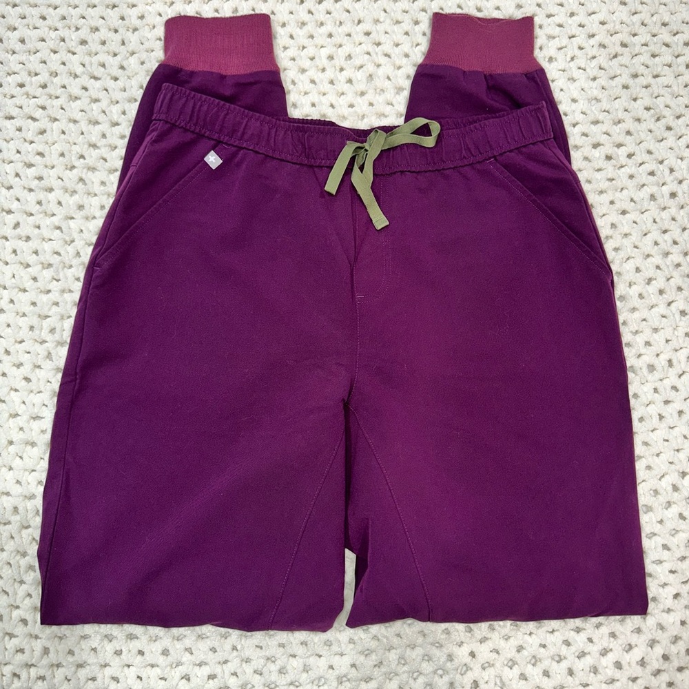 FIGS Tansen *TALL* Jogger Scrub Pants 
(Purchased as Men Style)